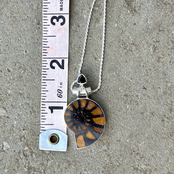 Ammonite & Onyx Necklace - Picture 12 of 13